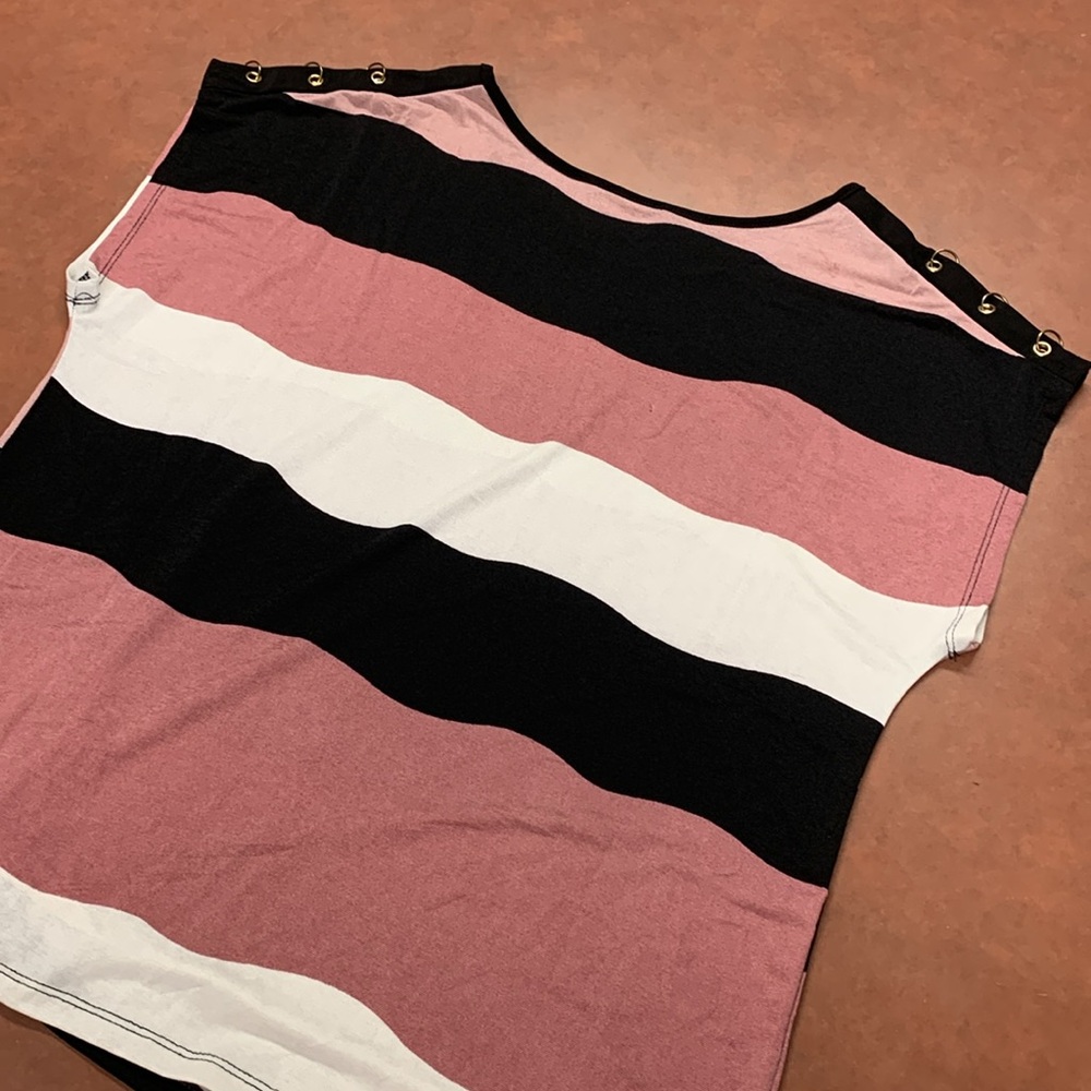 Striped top - Picture 2 of 2